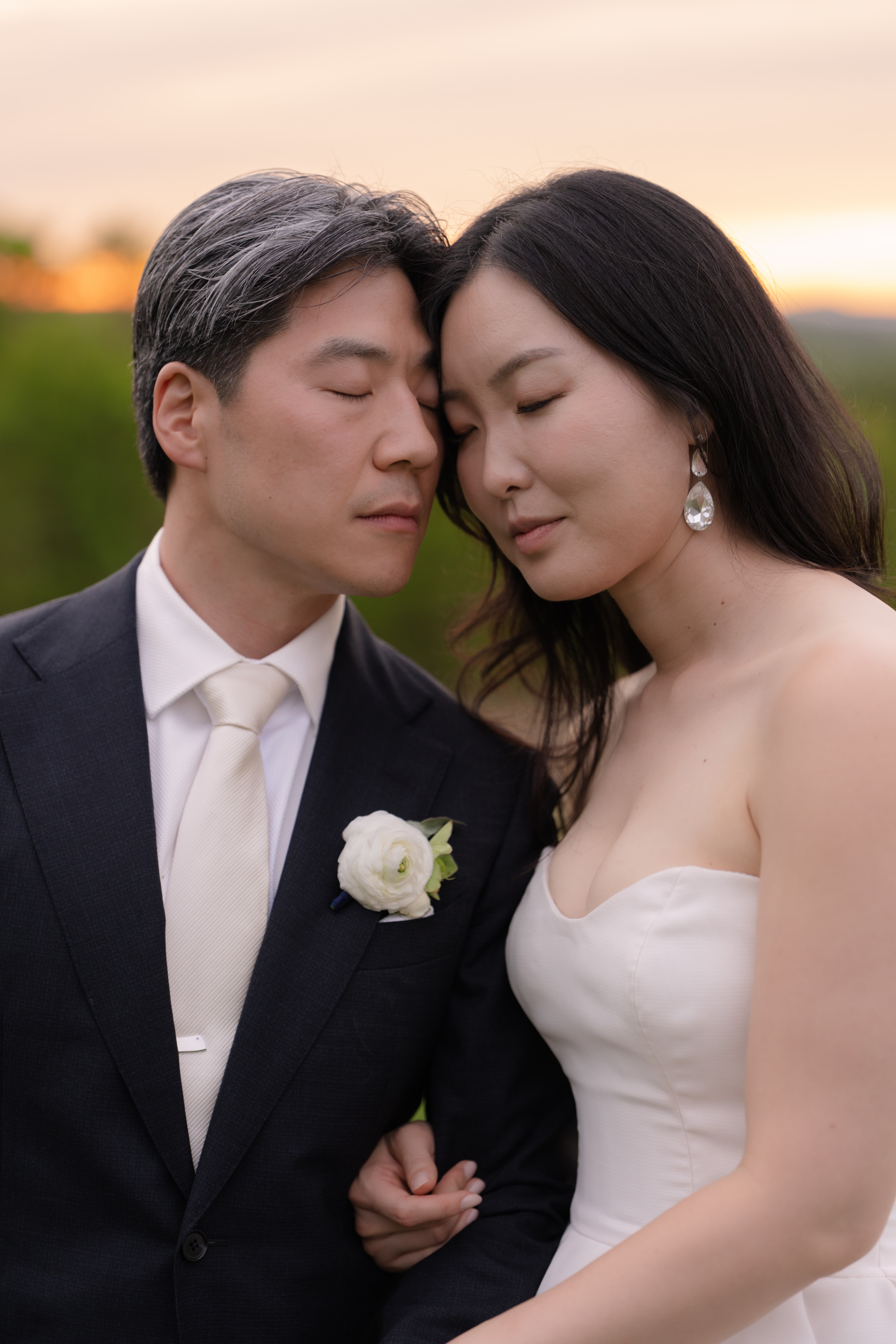 Hannah + Kisuk Hannah and Kisuk wedding photography at Fruitlands Museum in Harvard, MA